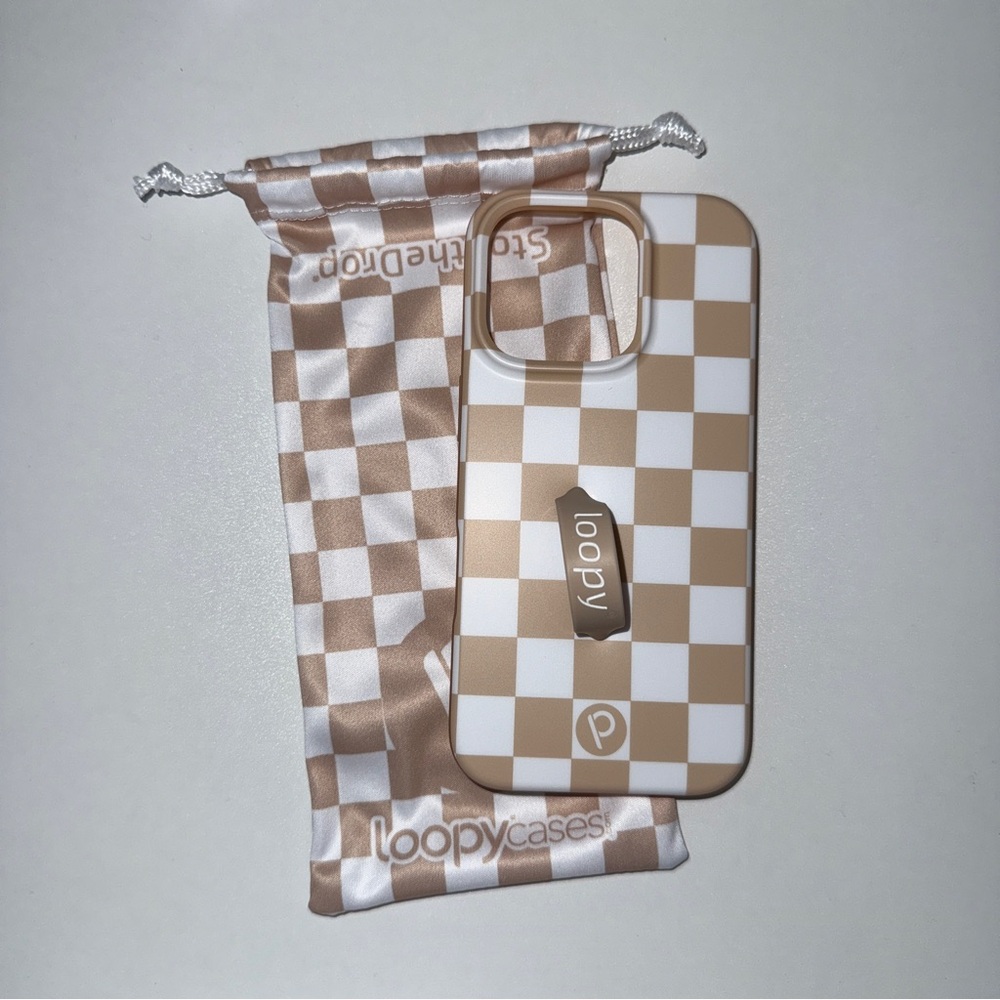 Checkered Loopy Case 🤎